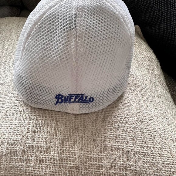 Buffalo Sabres New Era fitted hat in very good condition - Picture 3 of 6